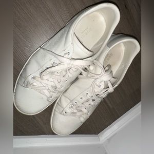 Gucci women sneakers, slightly worn down, size 9